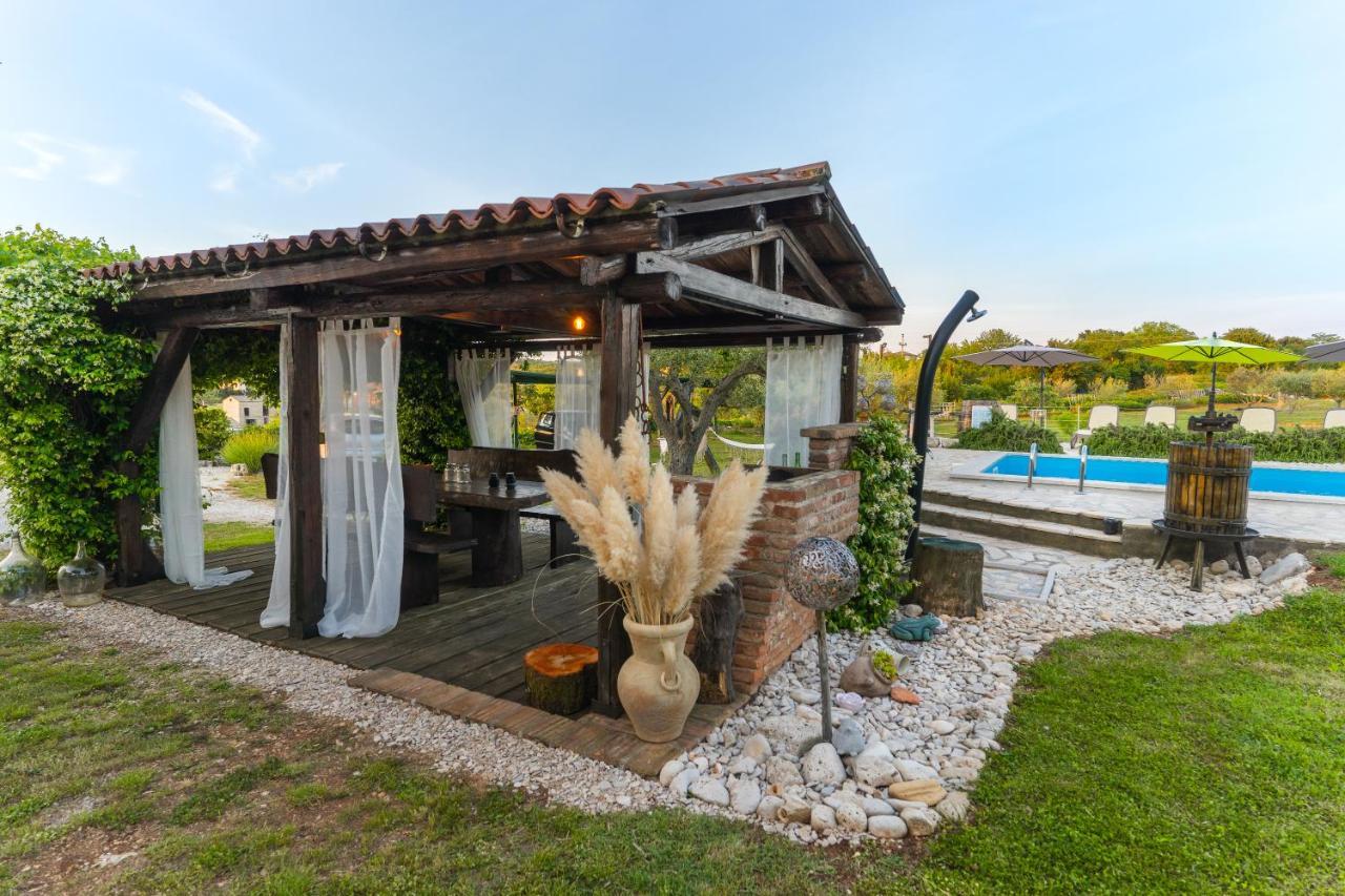 Lavanda Apartments & Room Sveti Lovrec Pazenaticki ภายนอก รูปภาพ