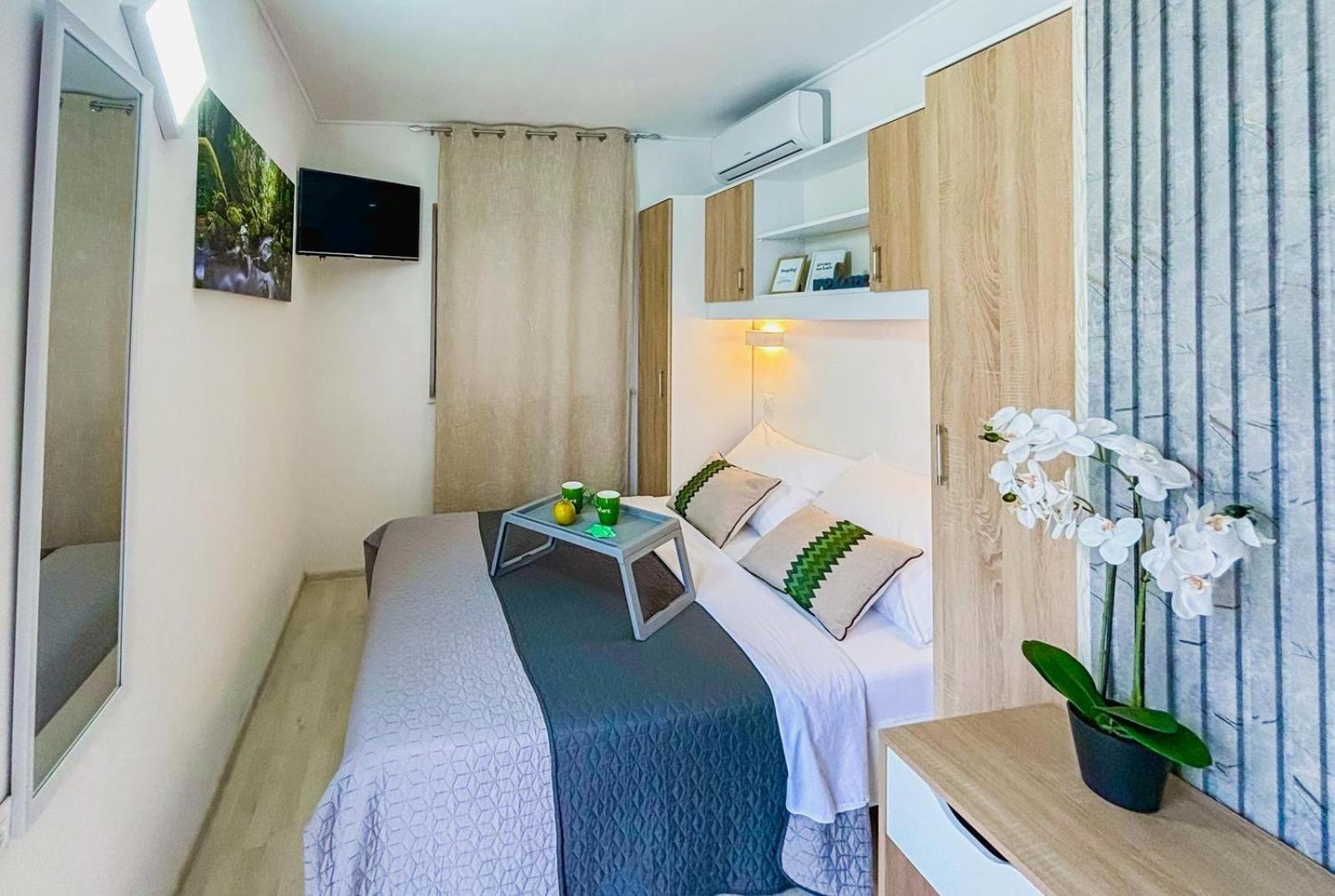 Lavanda Apartments & Room Sveti Lovrec Pazenaticki ภายนอก รูปภาพ